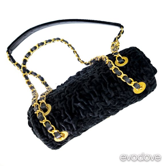 SOLD Classic Flap 2021 Cruse Collection Black & Gold Velvet Bag - Picture 10 of 16